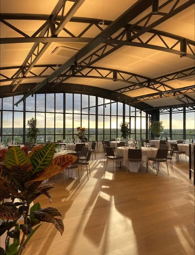 Dali Hotel Montauban 4*,