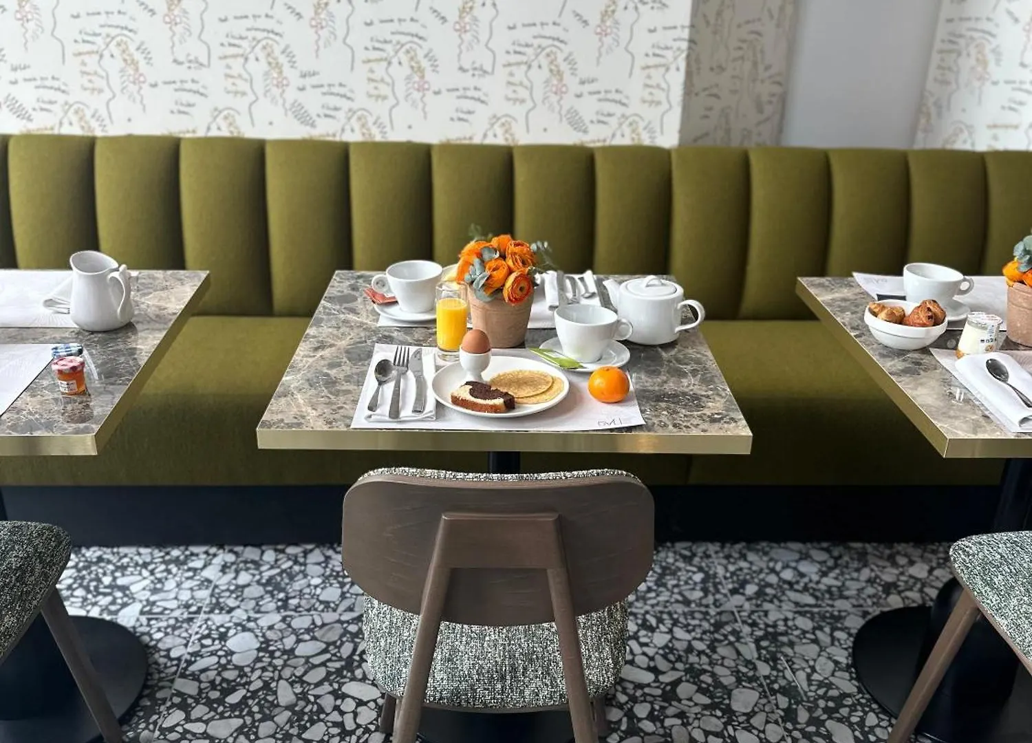 ****  Dali Hotel Montauban France